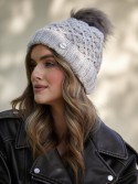 Warme Wintermütze mit Bommel, beige C37 - Online-Shop - Boutique